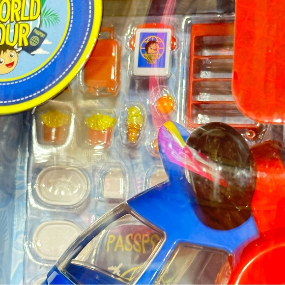 Ryan's World Combo Panda World Tour Airplane Playset - Picture 3 of 5